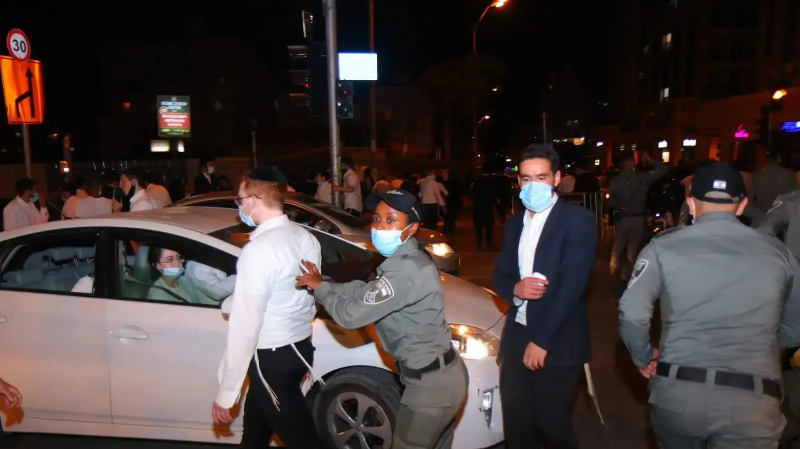הפגנה נגד הסגרים בשכונות בירושלים. 12 ביולי 2020. הפגנה נגד הסגרים בשכונות בירושלים. 12 ביולי 2020.
