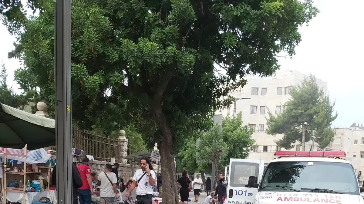 שוטרים ופקחים של עיריית ירושלים פינו את מאהל המחאה ליד מעון ראש הממשלה, 13 ביולי 2020 שוטרים ופקחים של עיריית ירושלים פינו את מאהל המחאה ליד מעון ראש הממשלה, 13 ביולי 2020