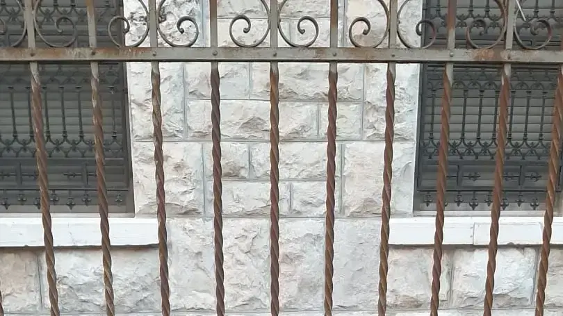 שוטרים ופקחים של עיריית ירושלים פינו את מאהל המחאה ליד מעון ראש הממשלה, 13 ביולי 2020 שוטרים ופקחים של עיריית ירושלים פינו את מאהל המחאה ליד מעון ראש הממשלה, 13 ביולי 2020