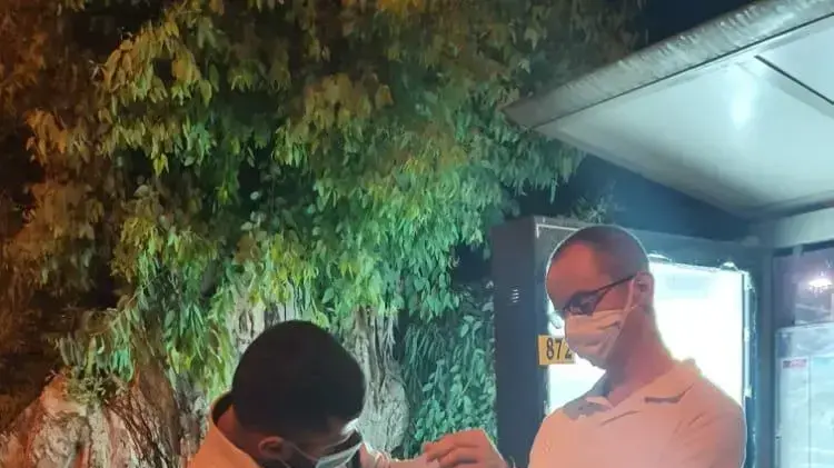 אשר פרידמן, תושב בני ברק בן 43, המתגורר בזכרון יעקב, החשוד בניסיון לביצוע מעשה סדום בקטין בן 14. פרידמן נלכד ברשתם של "ציידי פדופילים" אשר פרידמן, תושב בני ברק בן 43, המתגורר בזכרון יעקב, החשוד בניסיון לביצוע מעשה סדום בקטין בן 14. פרידמן נלכד ברשתם של "ציידי פדופילים"