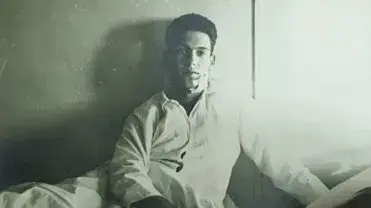 אלון הלוי בבית החולים אחרי שנפצע באימון ולפני שיצא למארב ליד כפר הנשיא, 1967. אלון הלוי בבית החולים אחרי שנפצע באימון ולפני שיצא למארב ליד כפר הנשיא, 1967.