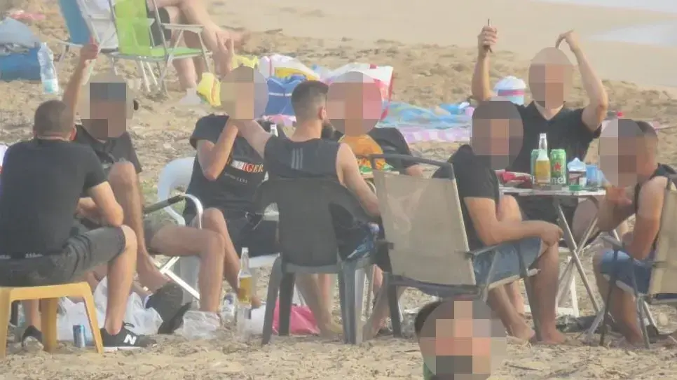 החשודים באלימות ויידוי אבנים כלפי פקחי שמורת הטבע בחוף בצת 13 ביולי 2020
החשודים באלימות ויידוי אבנים כלפי פקחי שמורת הטבע בחוף בצת 13 ביולי 2020