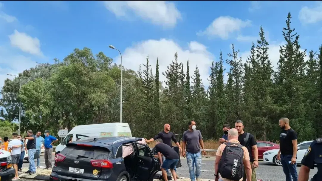 תאונת דרכים בין רכב פרטי לאוטובוס שכתוצאה מכך התהפך סמוך לצומת כברי, 14 ביולי 2020 תאונת דרכים בין רכב פרטי לאוטובוס שכתוצאה מכך התהפך סמוך לצומת כברי, 14 ביולי 2020