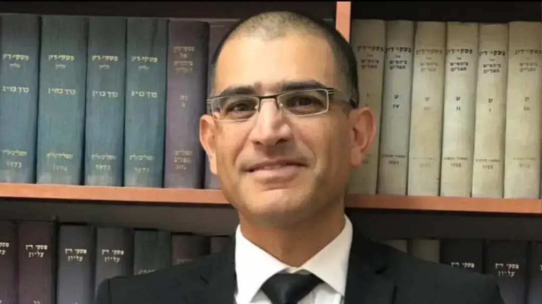 עו"ד דוד ברהום המייצג את בנו של הבכיר בשב"ס שנעצר עו"ד דוד ברהום המייצג את בנו של הבכיר בשב"ס שנעצר