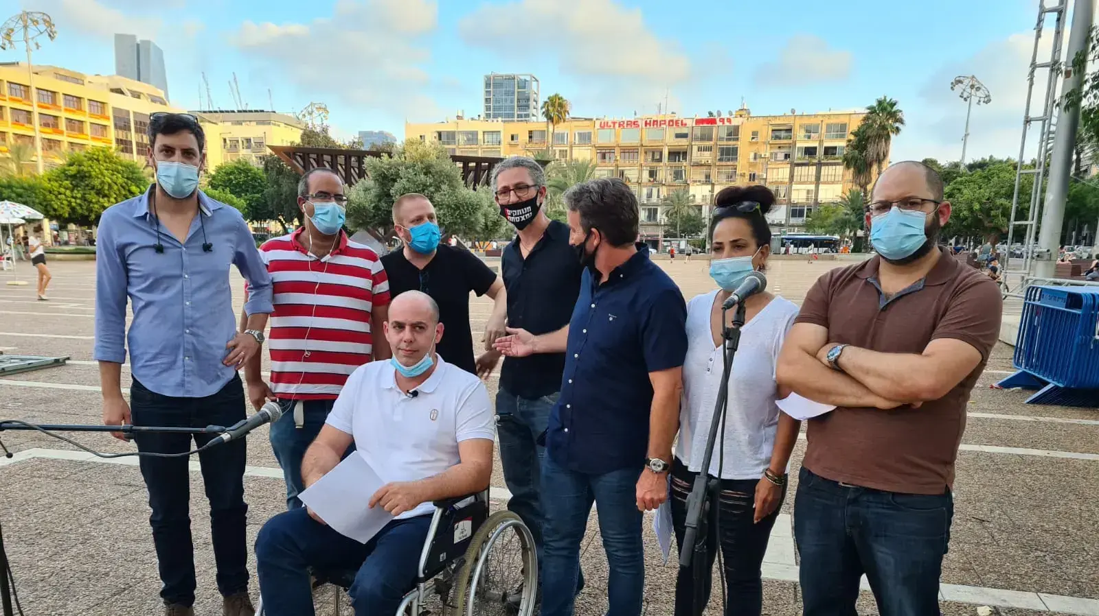 נציגי העצמאיים, במהלך הצהרה בכיכר רבין לקראת ההפגנה המתוכננת במוצ"ש 16 ביולי 2020 נציגי העצמאיים, במהלך הצהרה בכיכר רבין לקראת ההפגנה המתוכננת במוצ"ש 16 ביולי 2020