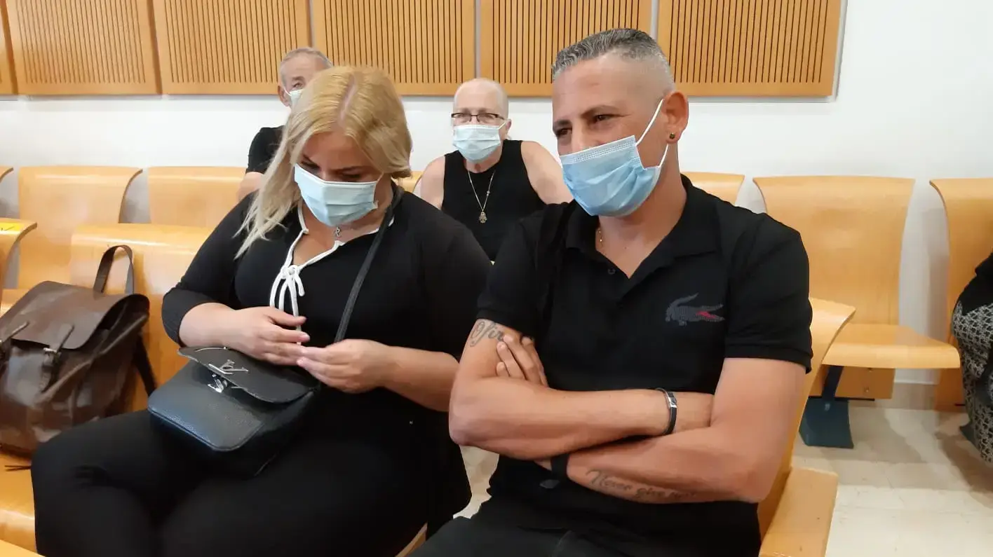 קצין השב"ס, רונן כהן במהלך הכרעת דינו במסגרת אירוע הלינץ' בתחנה המרכזית בבאר שבע, בו נהרג נתין זר מאריתריאה. המחוזי, ב"ש קצין השב"ס, רונן כהן במהלך הכרעת דינו במסגרת אירוע הלינץ' בתחנה המרכזית בבאר שבע, בו נהרג נתין זר מאריתריאה. המחוזי, ב"ש
