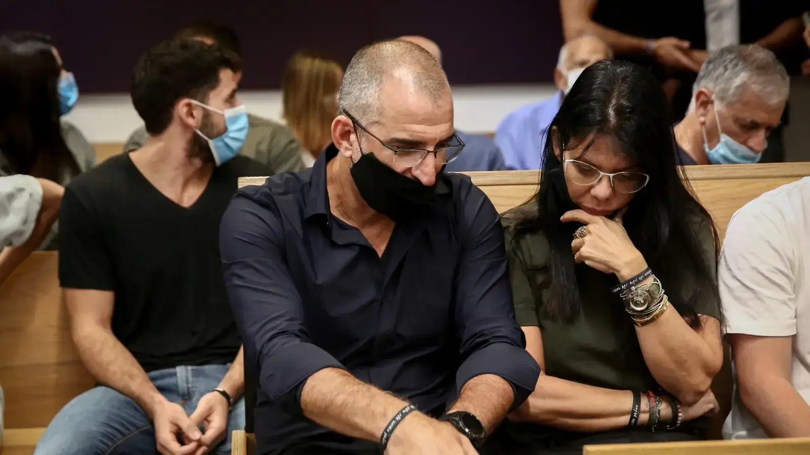 הוריו של הנער אילון שלו אמסלם במתן גזר דין לאלי בר זכאי, דורס בנם, ביהמ"ש המחוזי ת"א, 21 ביולי 2020 הוריו של הנער אילון שלו אמסלם במתן גזר דין לאלי בר זכאי, דורס בנם, ביהמ"ש המחוזי ת"א, 21 ביולי 2020