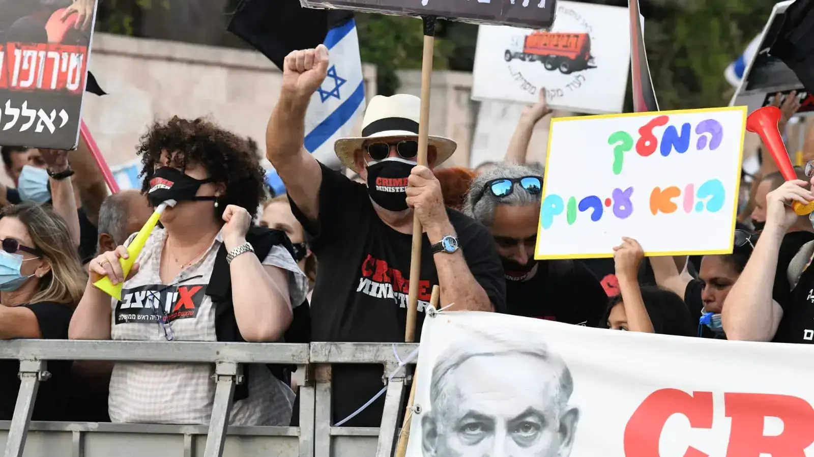 מחאת המסעדנים בקריאה לסרב להנחיות הממשלה מול מעון רה"מ בירושלים 21 ביולי 2020 מחאת המסעדנים בקריאה לסרב להנחיות הממשלה מול מעון רה"מ בירושלים 21 ביולי 2020