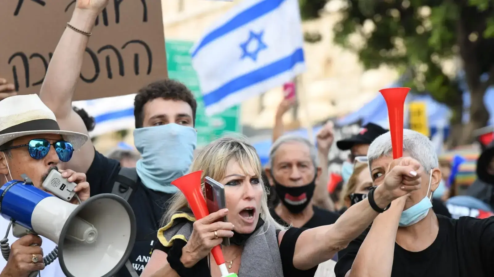 מחאת המסעדנים בקריאה לסרב להנחיות הממשלה מול מעון רה"מ בירושלים 21 ביולי 2020 מחאת המסעדנים בקריאה לסרב להנחיות הממשלה מול מעון רה"מ בירושלים 21 ביולי 2020