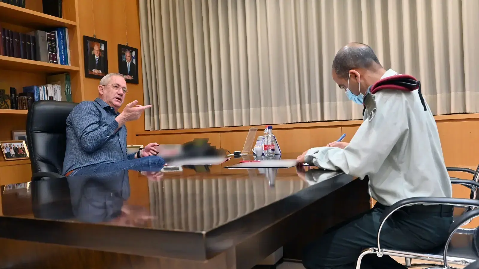 שר הביטחון בני גנץ בהערכת מצב להמשך ההיערכות בגזרה הצפונית בצל המתיחות עם חיזבאללה. 25 ביולי 2020 שר הביטחון בני גנץ בהערכת מצב להמשך ההיערכות בגזרה הצפונית בצל המתיחות עם חיזבאללה. 25 ביולי 2020