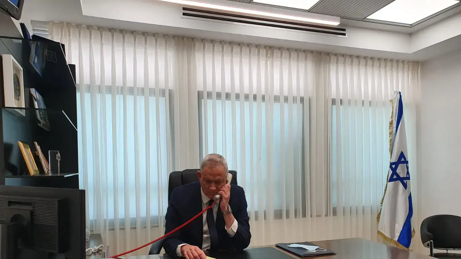 שר הביטחון בעדכון עם הרמטכ"ל בעקבות האירוע בצפון. 27 ביולי 2020 שר הביטחון בעדכון עם הרמטכ"ל בעקבות האירוע בצפון. 27 ביולי 2020
