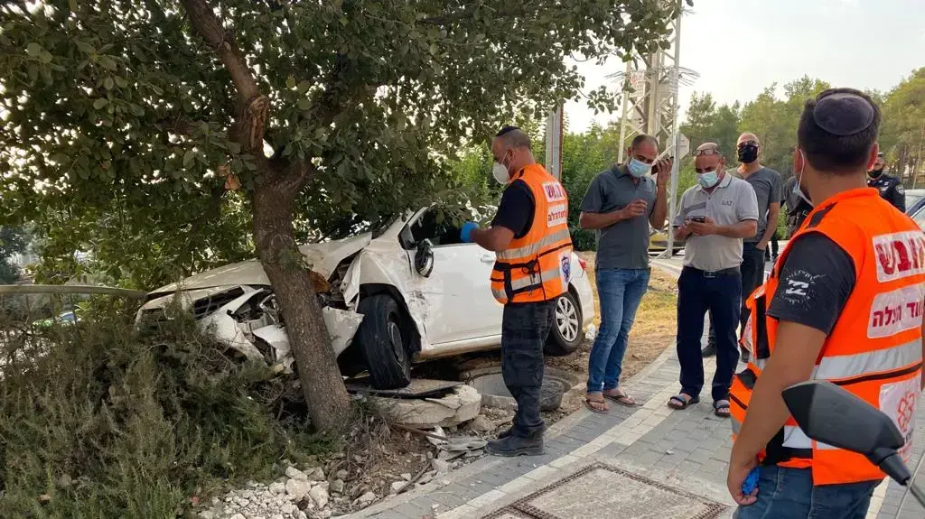 תאונת דרכים ברחוב התעשייה במגדל העמק. 27 ביולי 2020. תאונת דרכים ברחוב התעשייה במגדל העמק. 27 ביולי 2020.