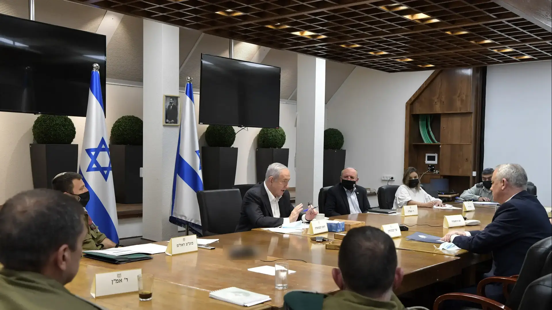 ראש הממשלה בנימין נתניהו מקיים התייעצות בטחונית עם ראשי מערכת הביטחון בקריה, תל אביב. 27 ביולי 2020 ראש הממשלה בנימין נתניהו מקיים התייעצות בטחונית עם ראשי מערכת הביטחון בקריה, תל אביב. 27 ביולי 2020