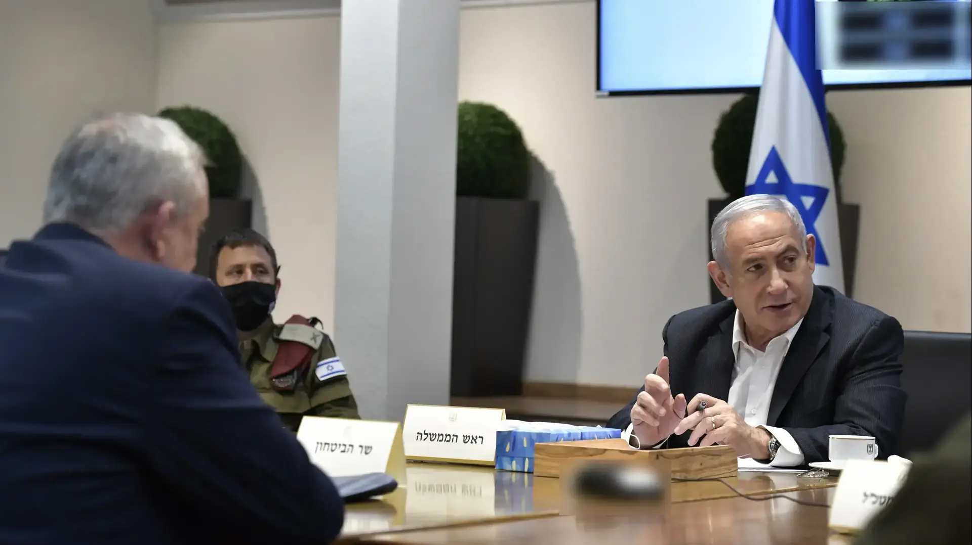 ראש הממשלה בנימין נתניהו מקיים התייעצות בטחונית עם ראשי מערכת הביטחון בקריה, תל אביב. 27 ביולי 2020 ראש הממשלה בנימין נתניהו מקיים התייעצות בטחונית עם ראשי מערכת הביטחון בקריה, תל אביב. 27 ביולי 2020