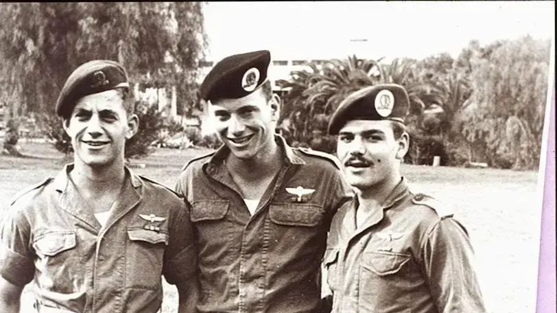 יורם רונן "שובק" משמאל, במרכז- יעקב עילם (בוכמן), מימין- אורי ארבל (אלג'ם). יורם רונן "שובק" משמאל, במרכז- יעקב עילם (בוכמן), מימין- אורי ארבל (אלג'ם).