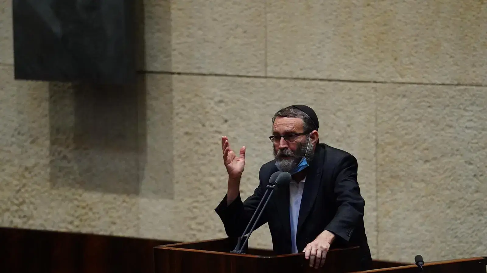 יו"ר ועדת הכספים, משה גפני במהלך נאומו במסגרת הצבעה על חוק המענקים בכנסת 29 ביולי 2020 יו"ר ועדת הכספים, משה גפני במהלך נאומו במסגרת הצבעה על חוק המענקים בכנסת 29 ביולי 2020