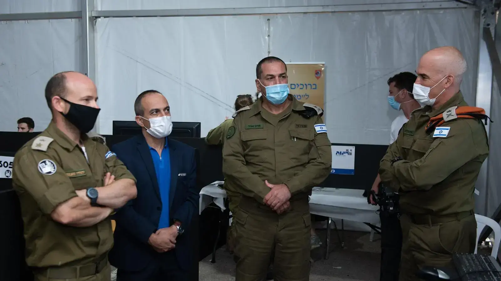 ביקר סגן ראש המטה הכללי, אלוף אייל זמיר יחד עם הפרויקטור למאבק בנגיף הקורונה, פרופסור רוני גמזו ובליווי מפקד פיקוד העורף, אלוף אורי גורדין ביקר סגן ראש המטה הכללי, אלוף אייל זמיר יחד עם הפרויקטור למאבק בנגיף הקורונה, פרופסור רוני גמזו ובליווי מפקד פיקוד העורף, אלוף אורי גורדין