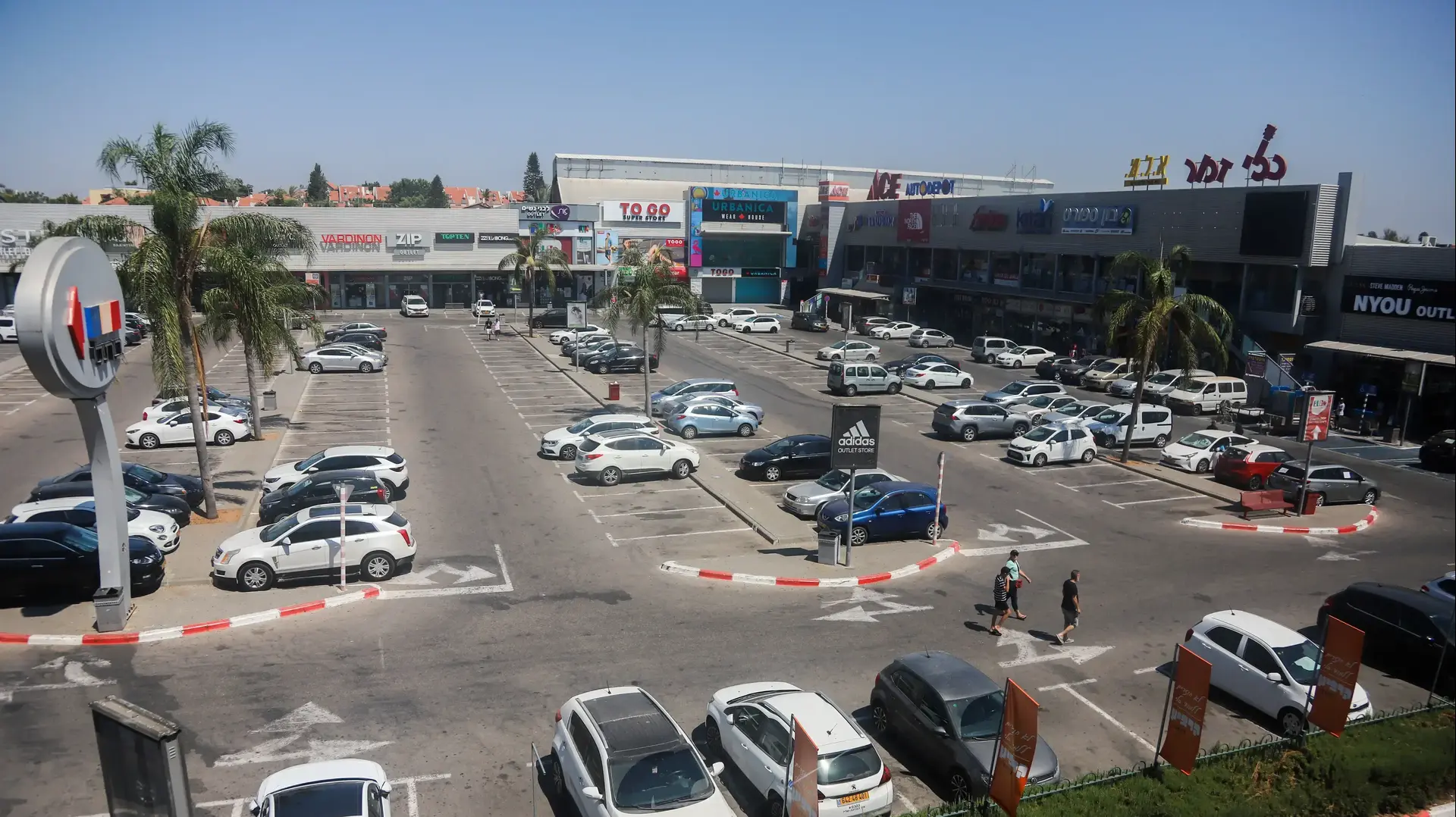 מרכז קניות במתחם ביל"ו, 1 באוגוסט 2020