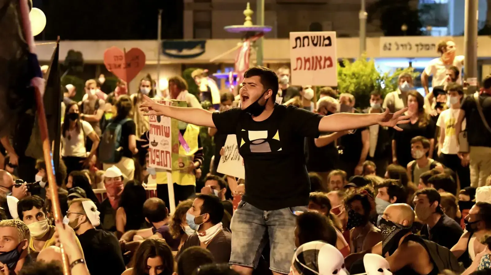 הפגנה נגד השחיתות וראש הממשלה בנימין נתניהו בירושלים, 2 באוגוסט 2020. הפגנה נגד השחיתות וראש הממשלה בנימין נתניהו בירושלים, 2 באוגוסט 2020.