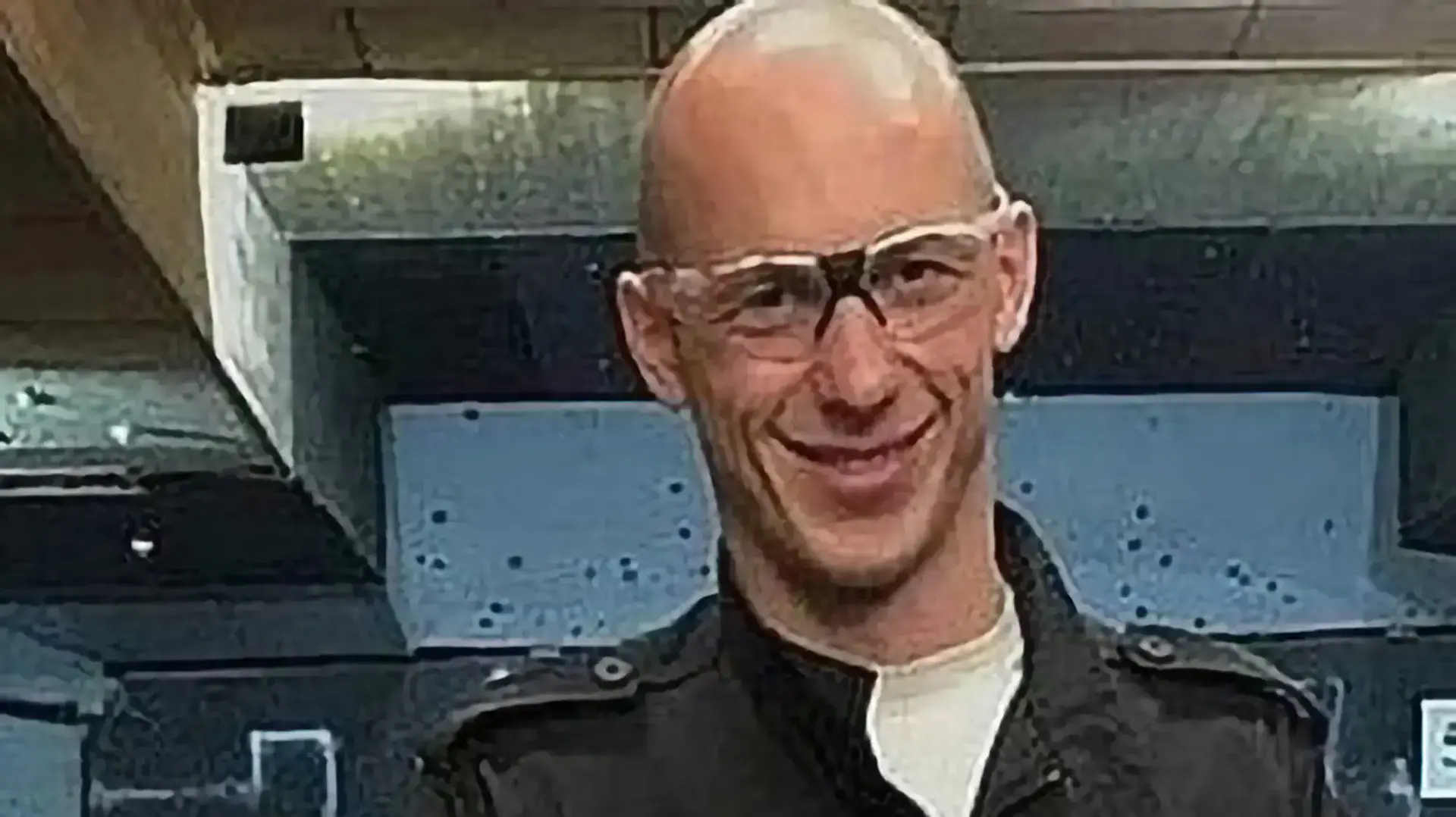 ירוסלב פוקין חטף את אשתו בתיק ספורט ירוסלב פוקין חטף את אשתו בתיק ספורט