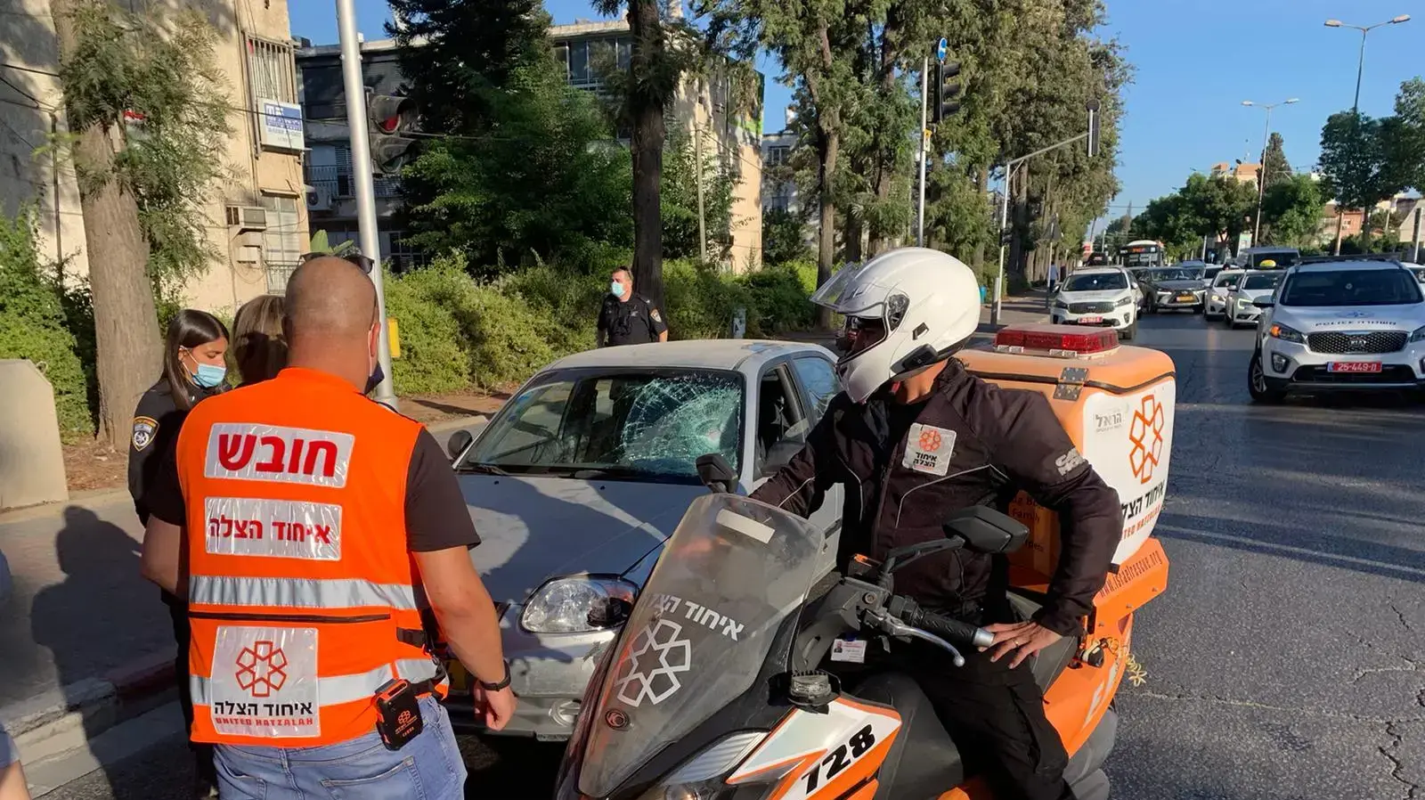תאונת דרכים ברמלה, בה נפצע בן 30 באורח בינוני כתוצאה מפגיעת רכב. 02 באוגוסט 2020. תאונת דרכים ברמלה, בה נפצע בן 30 באורח בינוני כתוצאה מפגיעת רכב. 02 באוגוסט 2020.