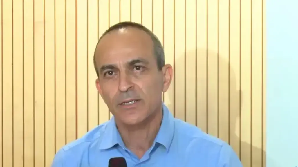 פרויקטור הקורונה, רוני גמזו במהלך מענה לשאולת כתבים במסגרת ביקורו במרכז הרפואי "שיבא" תל השומר 2 באוגוסט 2020 פרויקטור הקורונה, רוני גמזו במהלך מענה לשאולת כתבים במסגרת ביקורו במרכז הרפואי "שיבא" תל השומר 2 באוגוסט 2020