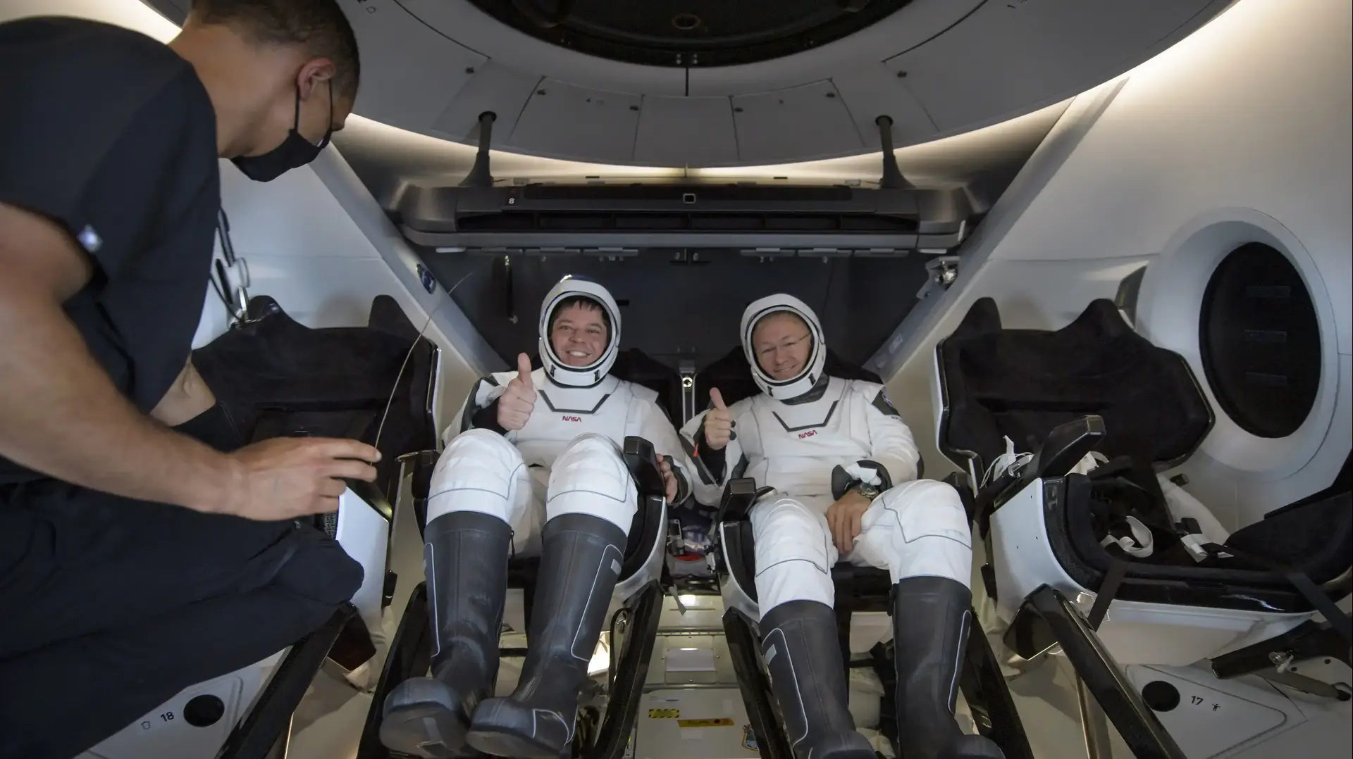 חזרת חללית SpaceX לכדור הארץ, מפרץ מקסיקו, 2 באוגוסט 2020 חזרת חללית SpaceX לכדור הארץ, מפרץ מקסיקו, 2 באוגוסט 2020