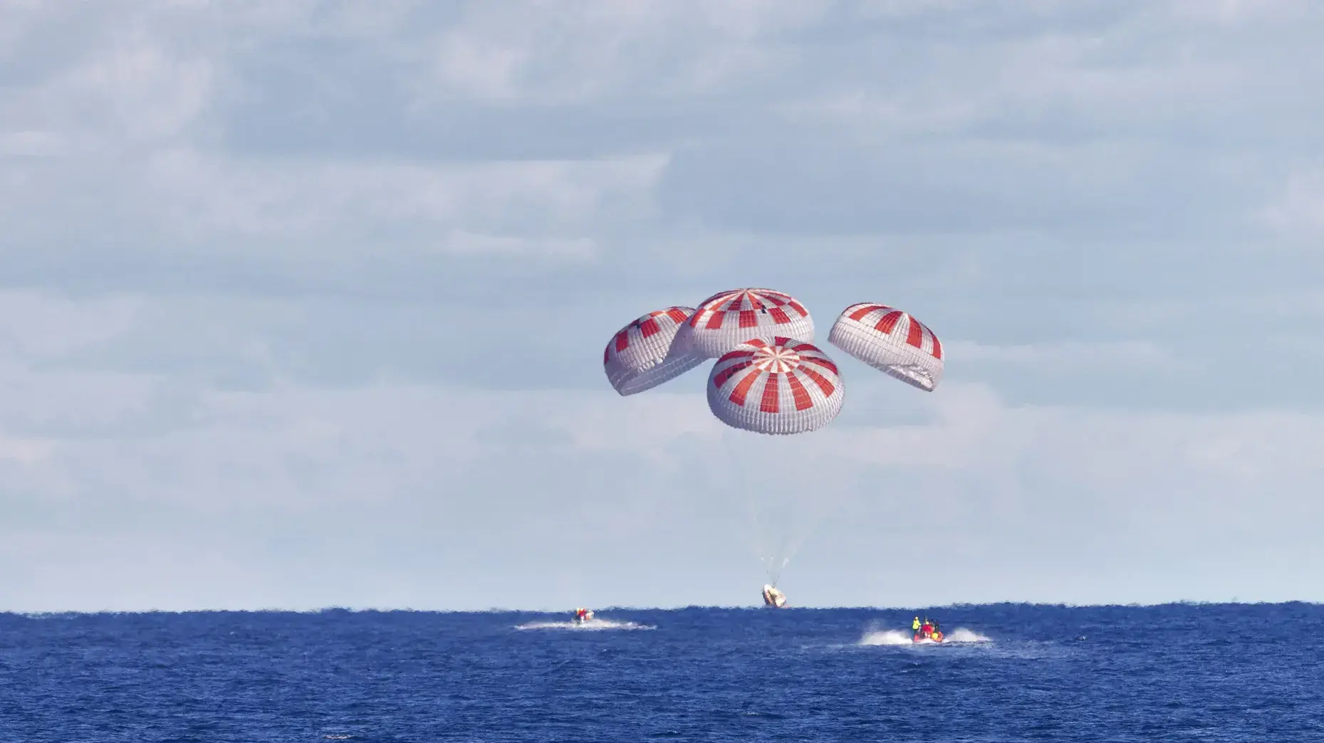 חזרת חללית SpaceX לכדור הארץ, מפרץ מקסיקו, 2 באוגוסט 2020 חזרת חללית SpaceX לכדור הארץ, מפרץ מקסיקו, 2 באוגוסט 2020
