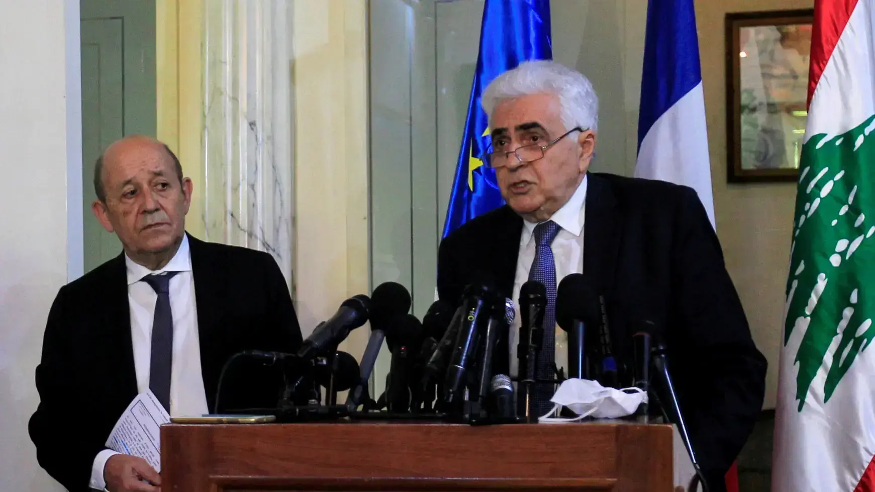 שר החוץ של לבנון לצד של החוץ של צרפת בביירות, יולי 2020 שר החוץ של לבנון לצד של החוץ של צרפת בביירות, יולי 2020