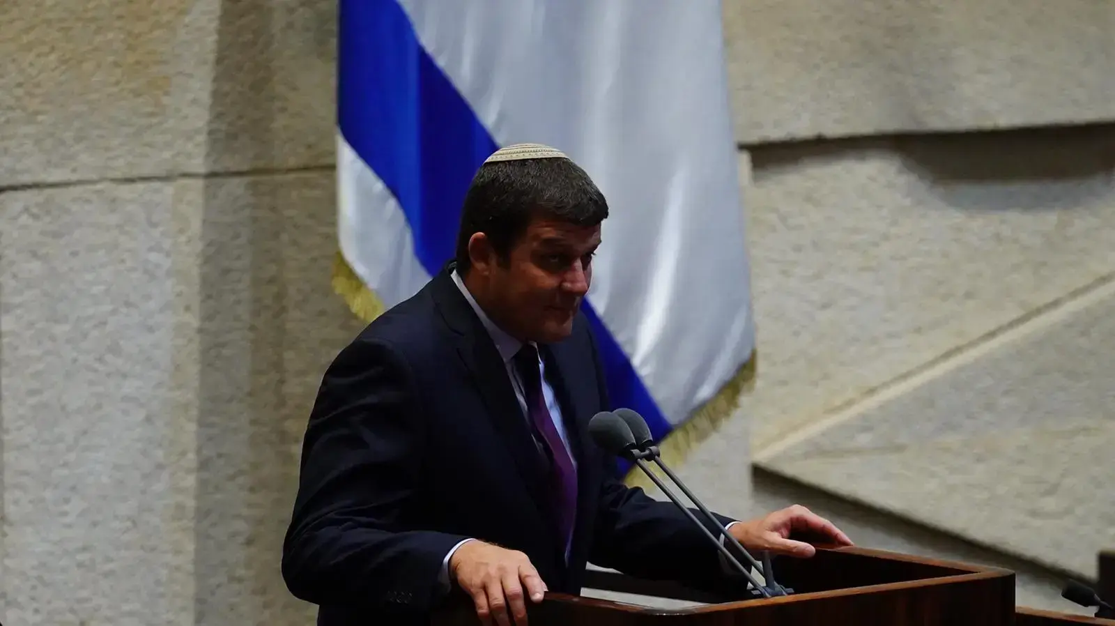 ח"כ עמית הלוי הצהיר אמונים במליאת הכנסת ויכהן כחבר כנסת מטעם הליכוד,
ח"כ עמית הלוי הצהיר אמונים במליאת הכנסת ויכהן כחבר כנסת מטעם הליכוד,