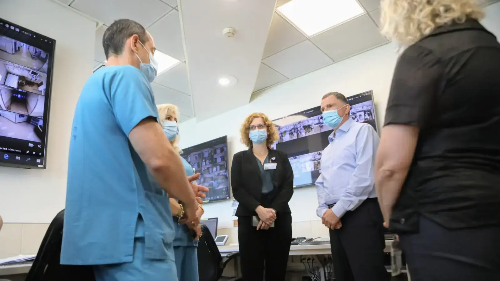 שר הבריאות יולי אדלשטיין בסיור במרכז הרפואי וולפסון ביחד עם המנכלית דר ענת אנגל וחברי הנהלת ביה"ח. 4 באוגוסט 2020 שר הבריאות יולי אדלשטיין בסיור במרכז הרפואי וולפסון ביחד עם המנכלית דר ענת אנגל וחברי הנהלת ביה"ח. 4 באוגוסט 2020