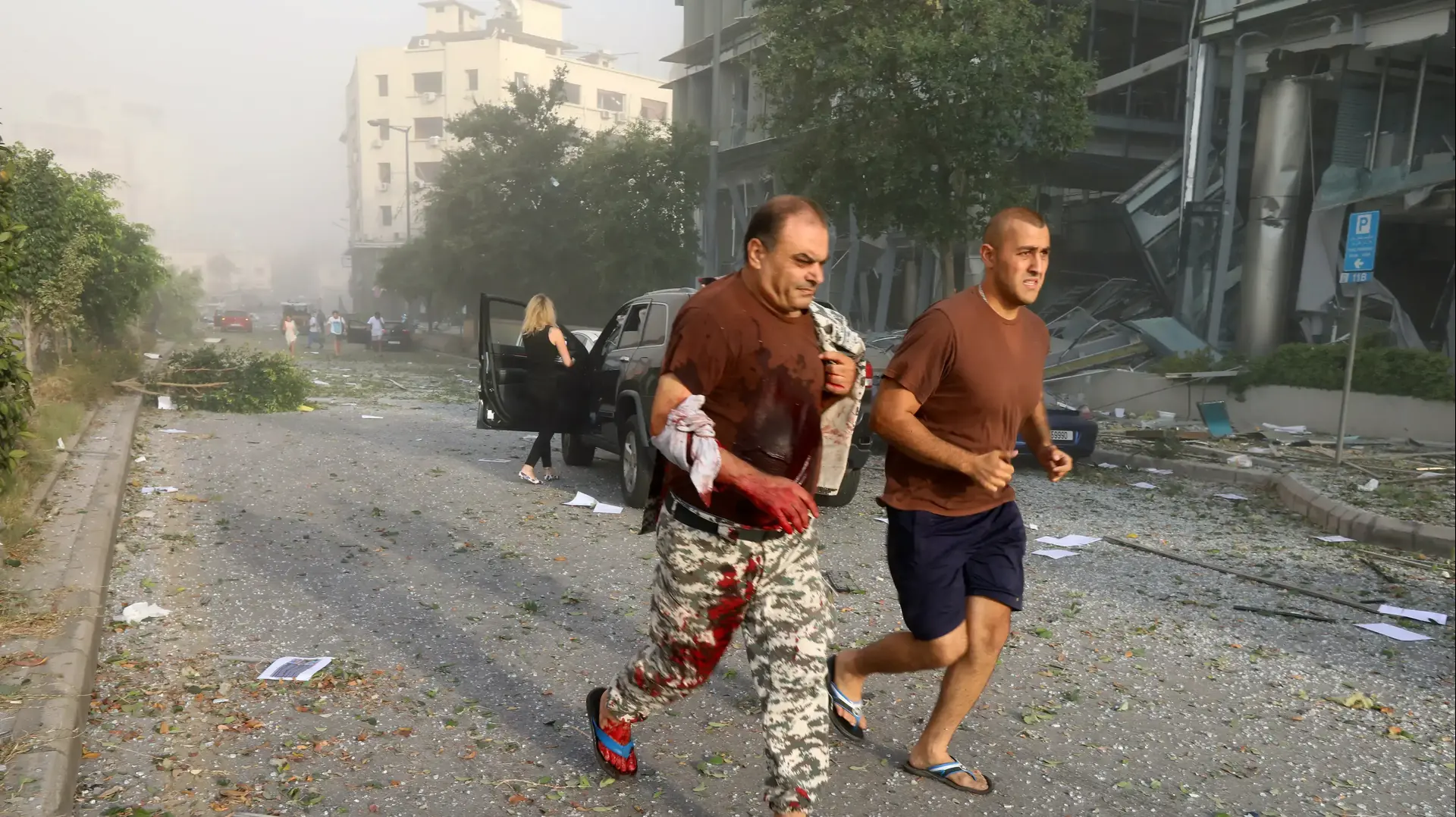 זירת הפיצוץ העז שפקד את נמל ביירות, לבנון 4 באוגוסט 2020 זירת הפיצוץ העז שפקד את נמל ביירות, לבנון 4 באוגוסט 2020