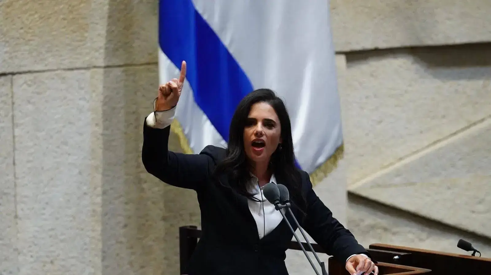 ח"כ איילת שקד במהלך נאומה במליאת הכנסת 5 באוגוסט 2020 ח"כ איילת שקד במהלך נאומה במליאת הכנסת 5 באוגוסט 2020