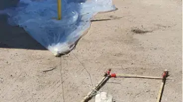 בלון שאליו מחובר מטען אותר באזור התעשייה בערד ונוטרל. 6 באוגוסט 2020 בלון שאליו מחובר מטען אותר באזור התעשייה בערד ונוטרל. 6 באוגוסט 2020