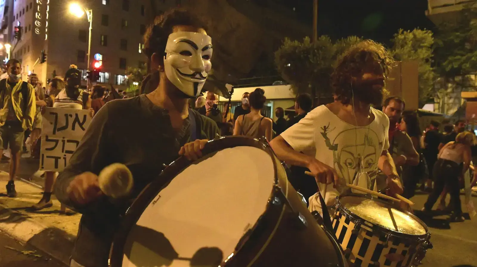 הפגנת הדגלים השחורים כנגד השחיתות השלטונית מול מעון רה"מ בירושלים 8 באוגוסט 2020 הפגנת הדגלים השחורים כנגד השחיתות השלטונית מול מעון רה"מ בירושלים 8 באוגוסט 2020