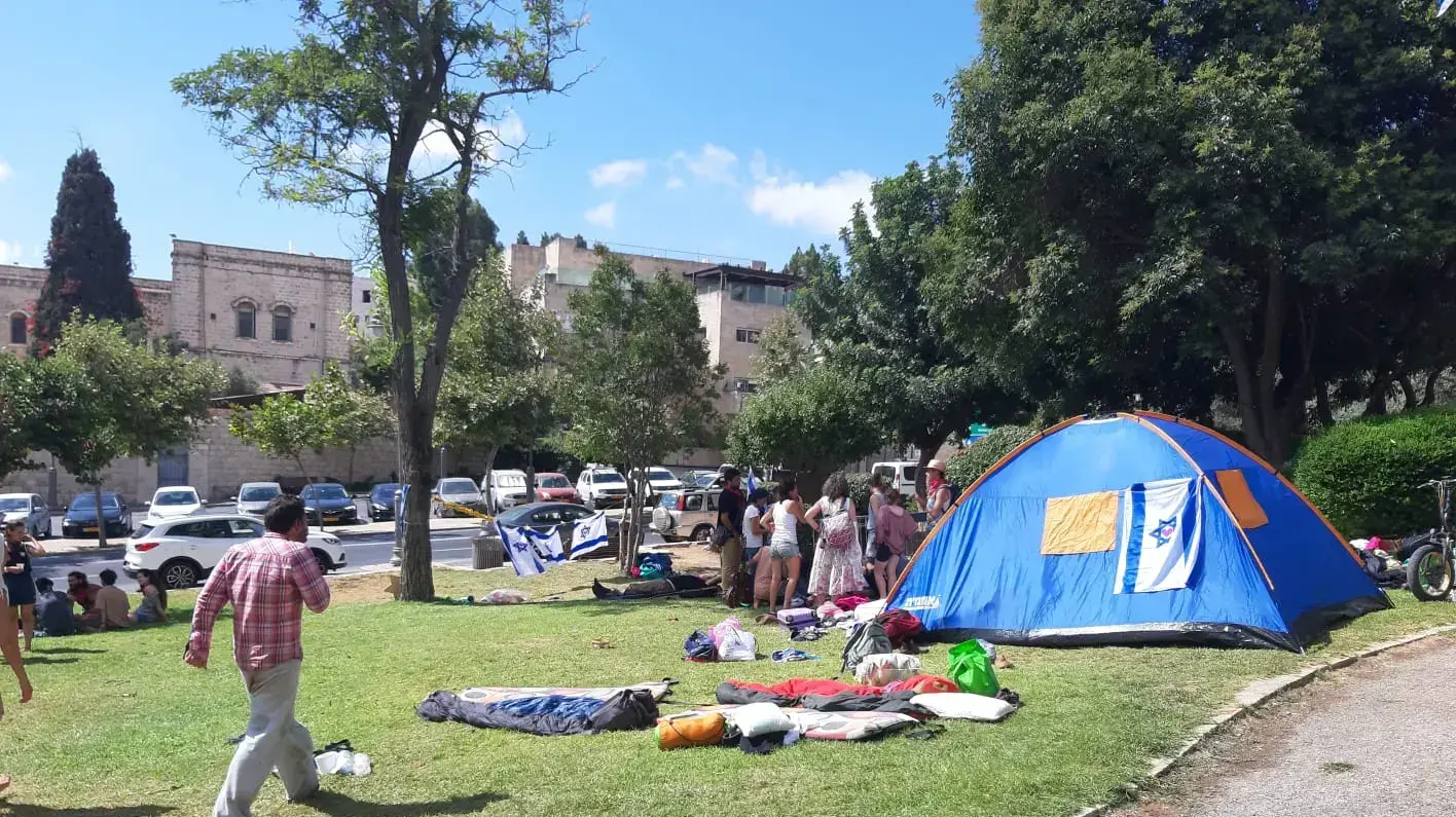 מפגינים בגן העצמאות בירושלים, 9 באוגוסט 2020 מפגינים בגן העצמאות בירושלים, 9 באוגוסט 2020