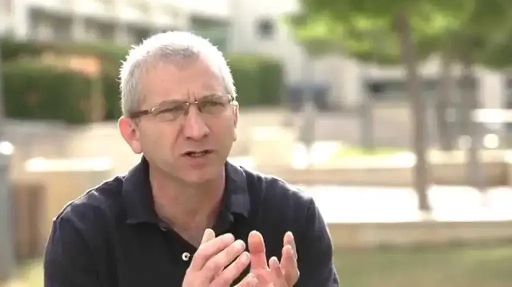 אייל סיני, מורה לפיזיקה בתיכון הוירטואלי. 09 באוגוסט 2020 אייל סיני, מורה לפיזיקה בתיכון הוירטואלי. 09 באוגוסט 2020