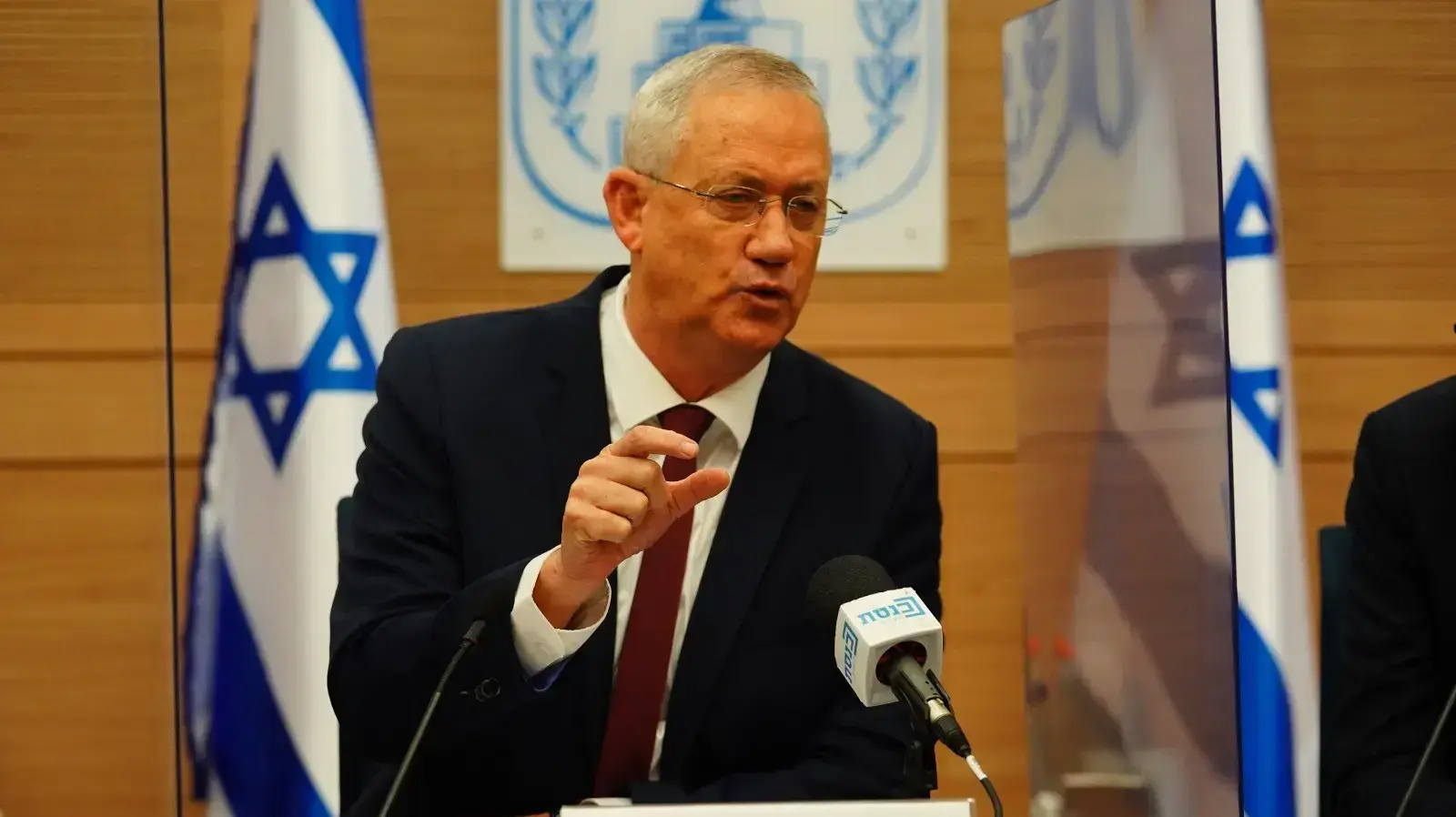 רה"מ החליפי ושר הביטחון, ח"כ בני גנץ במהלך הצהרה לתקשורת בפתח כינוס וועדת חוץ וביטוחון 10 באוגוסט 2020 רה"מ החליפי ושר הביטחון, ח"כ בני גנץ במהלך הצהרה לתקשורת בפתח כינוס וועדת חוץ וביטוחון 10 באוגוסט 2020