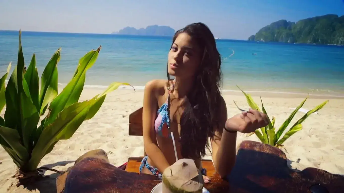 מתוך הקליפ Duke Dumont - I Got U ft. Jax Jones מתוך הקליפ Duke Dumont - I Got U ft. Jax Jones