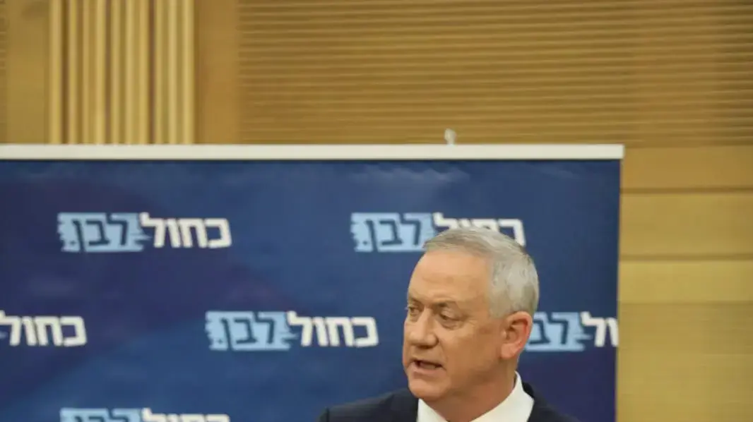 בני גנץ בישיבת סיעת כחול לבן, 10 באוגוסט 2020 בני גנץ בישיבת סיעת כחול לבן, 10 באוגוסט 2020