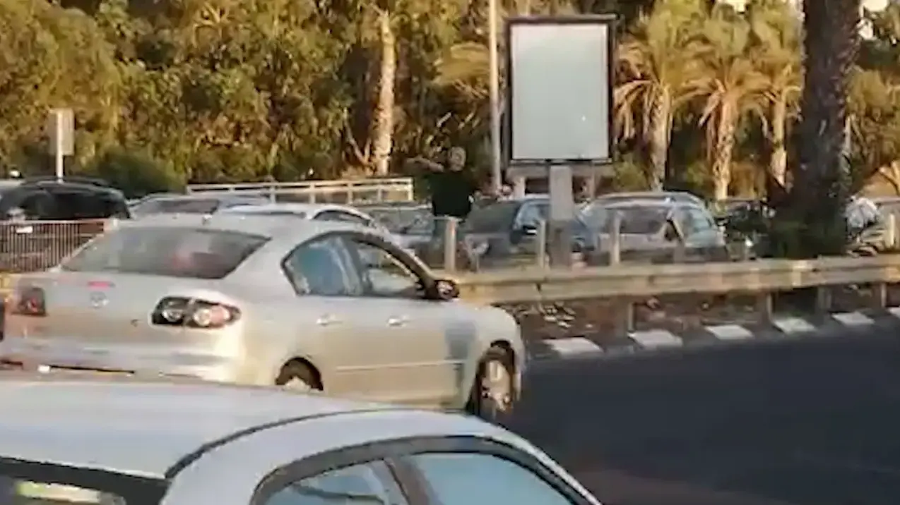 דניס פוטודינסקי בן ה-36, השליך אבנים לעבר קבוצת מפגינים שעמדה בצומת מקסים בחיפה. 2 באוגוסט 2020