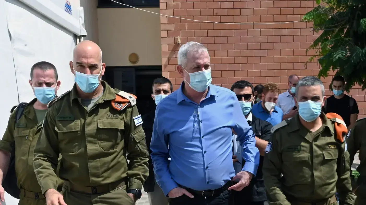 בני גנץ, במהלך סיור בפיקוד העורף 11 באוגוסט 2020 בני גנץ, במהלך סיור בפיקוד העורף 11 באוגוסט 2020