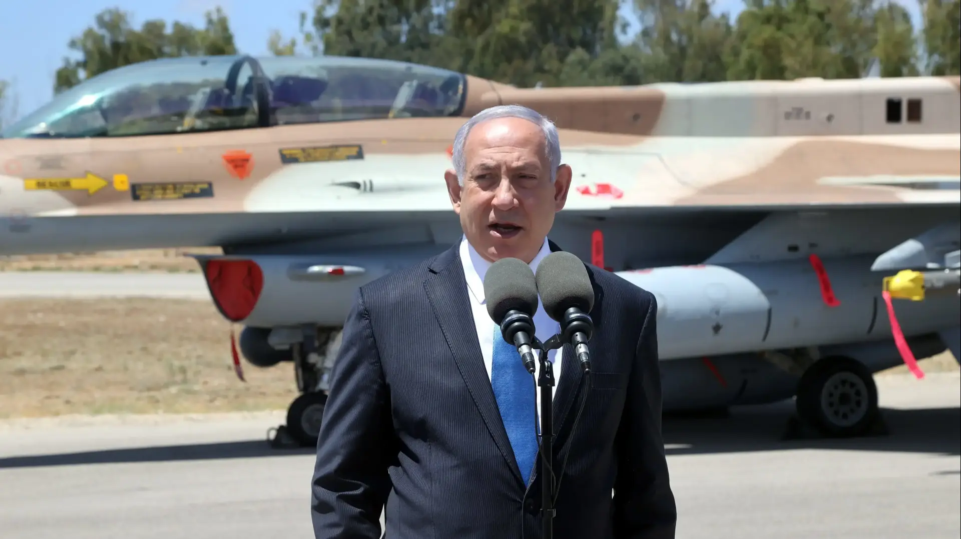ראש הממשלה, בנימין נתניהו במהלך הצהרתו במסגרת ביקורו בבסיס חיל האוויר בחצור 11 באוגוסט 2020 ראש הממשלה, בנימין נתניהו במהלך הצהרתו במסגרת ביקורו בבסיס חיל האוויר בחצור 11 באוגוסט 2020