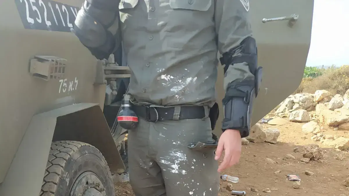 עשרות מתיישבים רעולי פנים תקפו באבנים ובקבוקי צבע את כוחות משמר הגבול של משטרת ישראל הפועלים בסמוך ליישוב יצהר.12 באוגוסט 2020 עשרות מתיישבים רעולי פנים תקפו באבנים ובקבוקי צבע את כוחות משמר הגבול של משטרת ישראל הפועלים בסמוך ליישוב יצהר.12 באוגוסט 2020