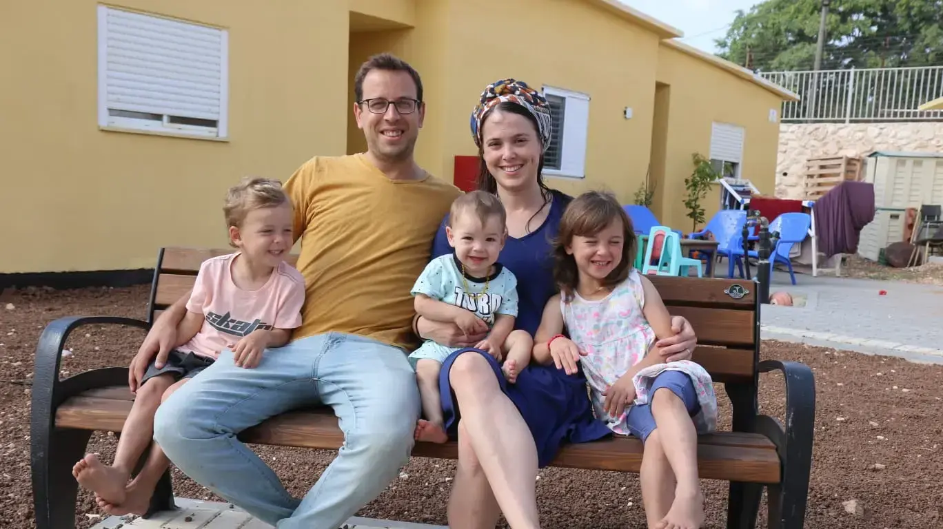 שגיב ומיטל לרנר וילדיהם, היישוב מיטל, 12 באוגוסט 2020 שגיב ומיטל לרנר וילדיהם, היישוב מיטל, 12 באוגוסט 2020