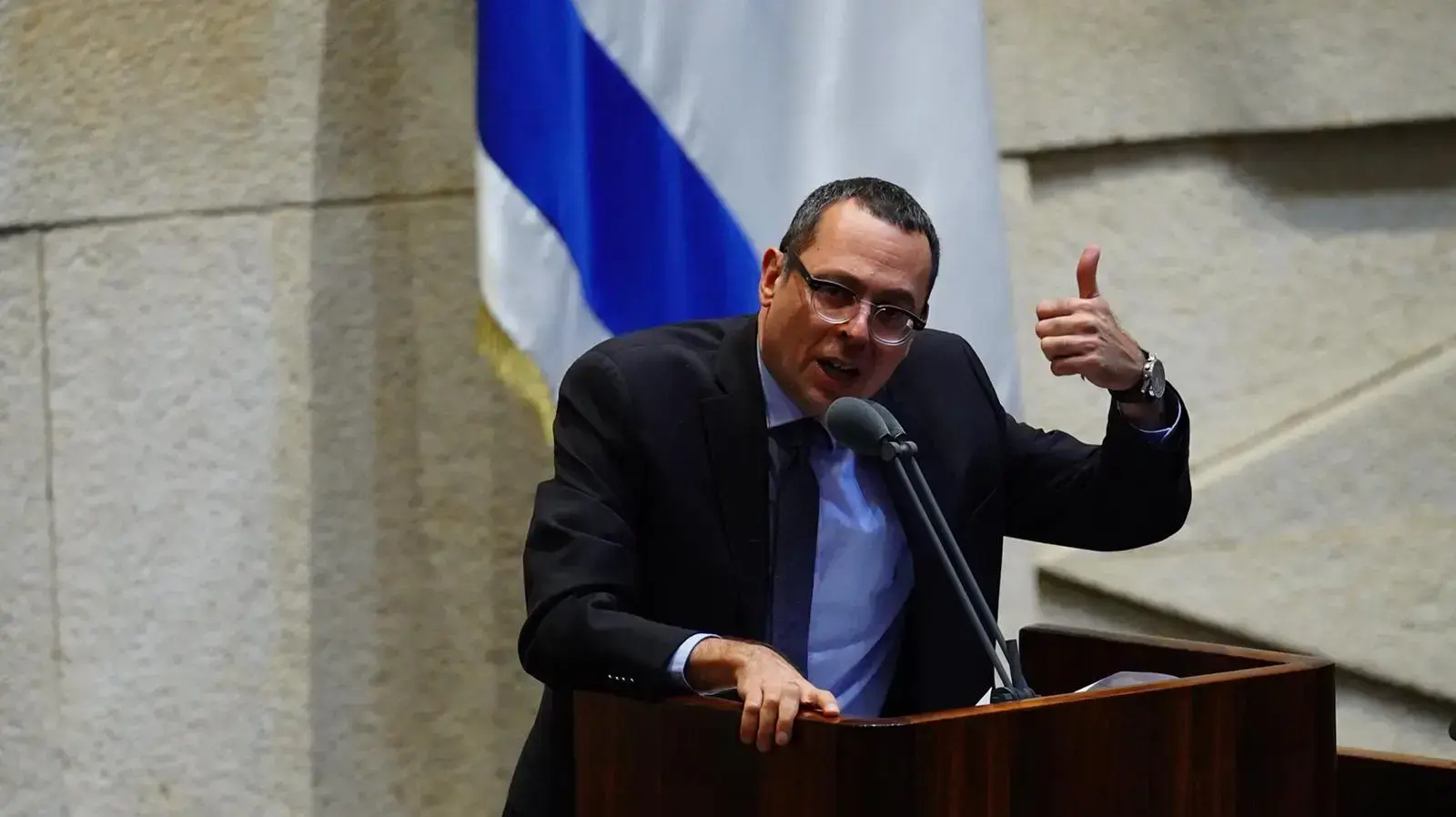 צבי האוזר בהצבעה על דחיית אישור התקציב,כנסת, 12 באוגוסט 2020