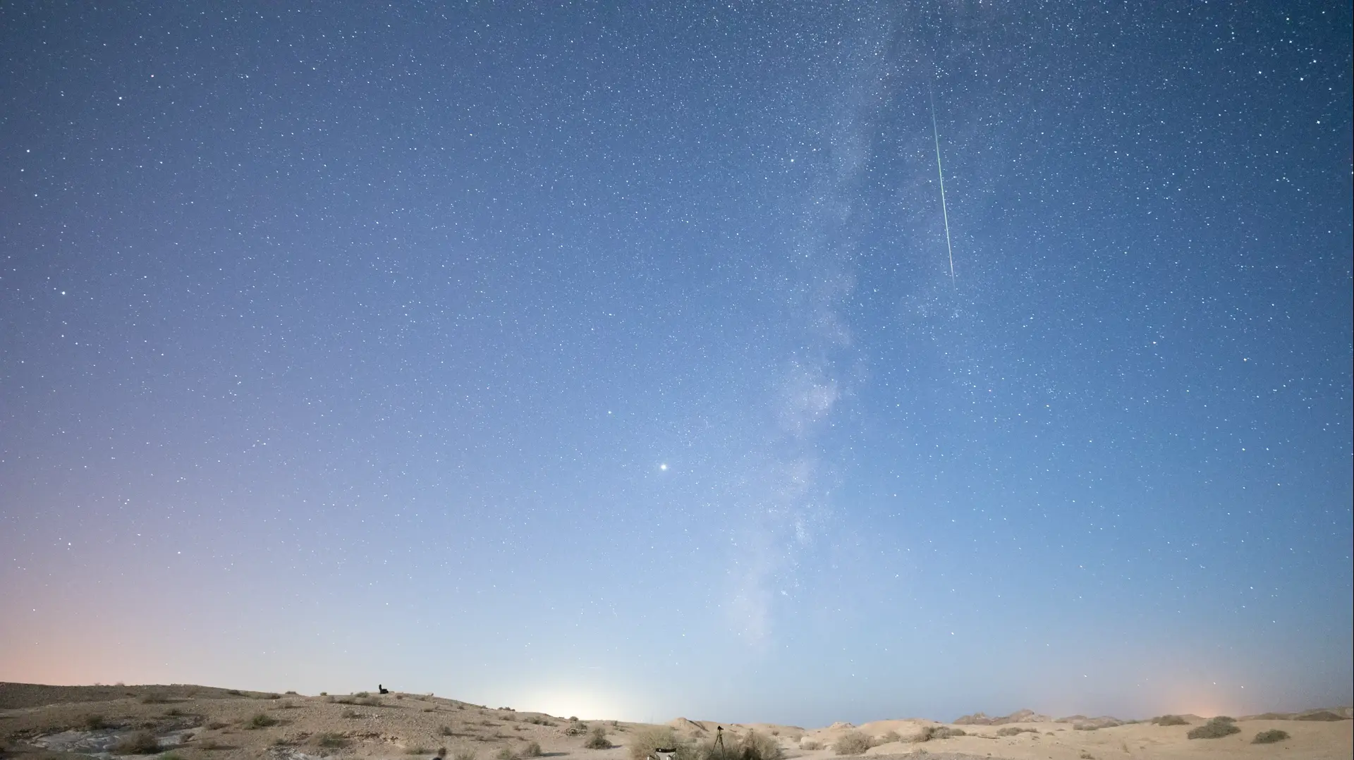 גשם מטאורים בשמי הארץ הנראה מאזור הר הנגב. 12 באוגוסט 2020