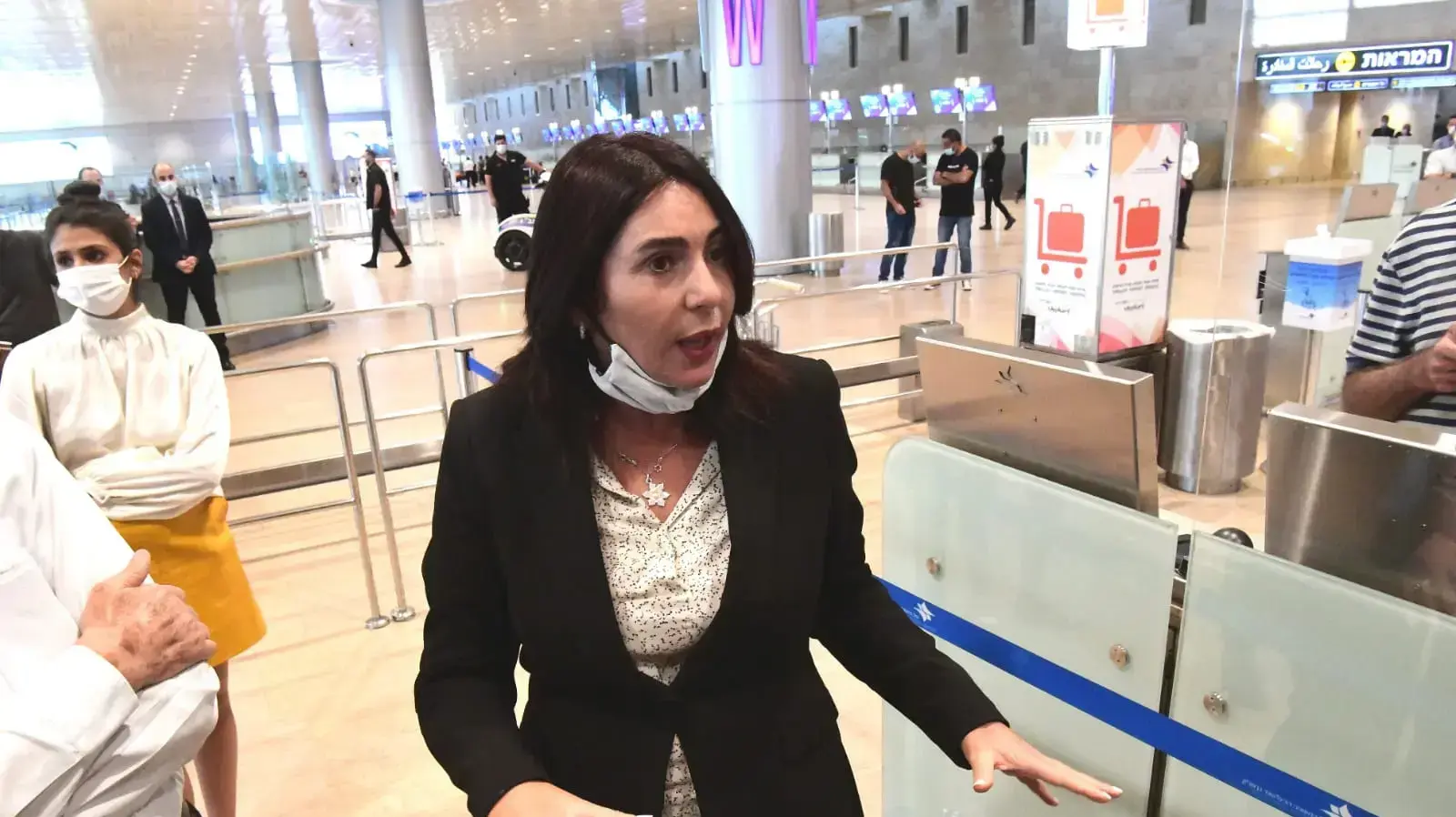 שרת התחבורה, מירי רגב במהלך סיור בשדה התעופה בן גוריון 13 באוגוסט 2020 שרת התחבורה, מירי רגב במהלך סיור בשדה התעופה בן גוריון 13 באוגוסט 2020