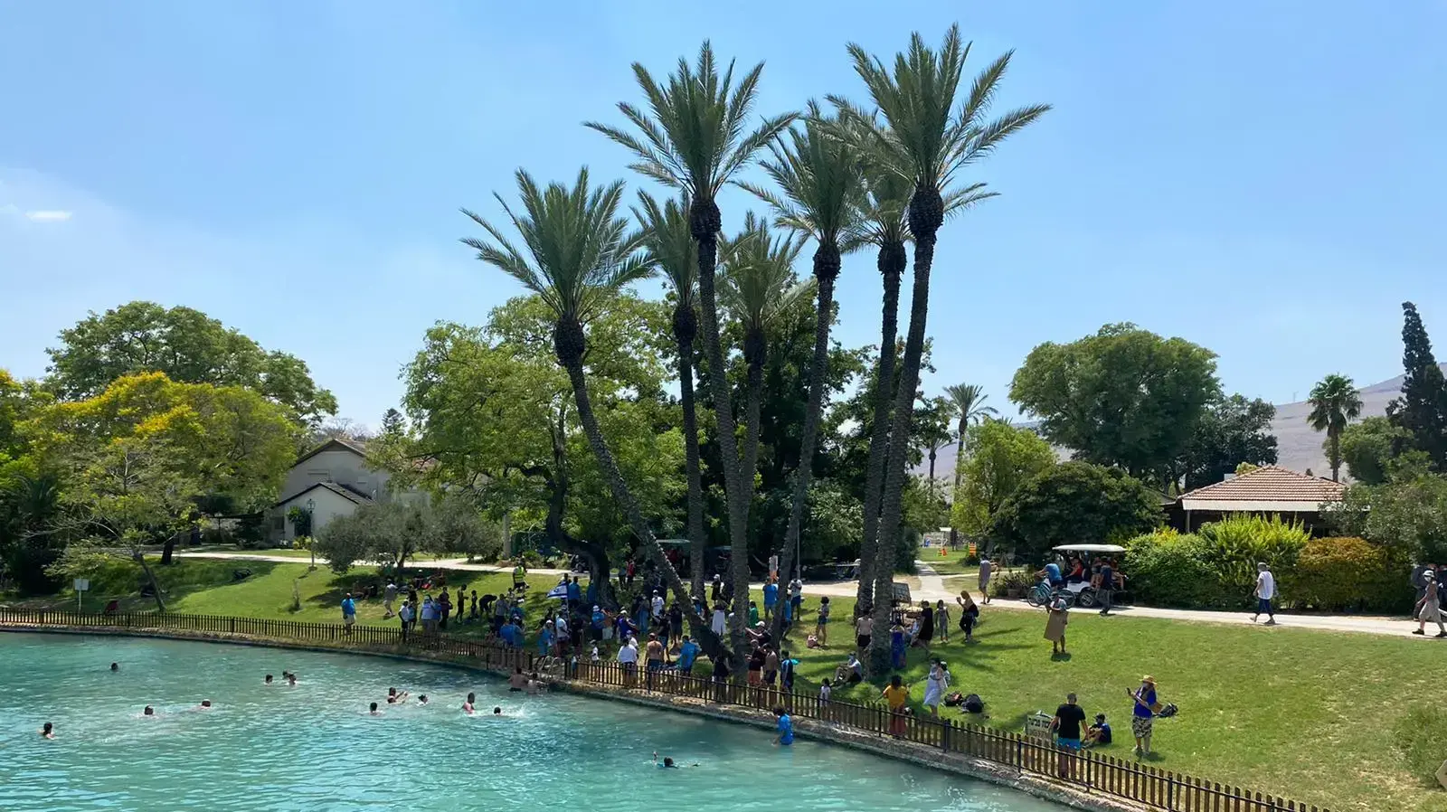 מפגינים על הגישה לנחל האסי בניר דוד, 14 אוגוסט 2020 מפגינים על הגישה לנחל האסי בניר דוד, 14 אוגוסט 2020