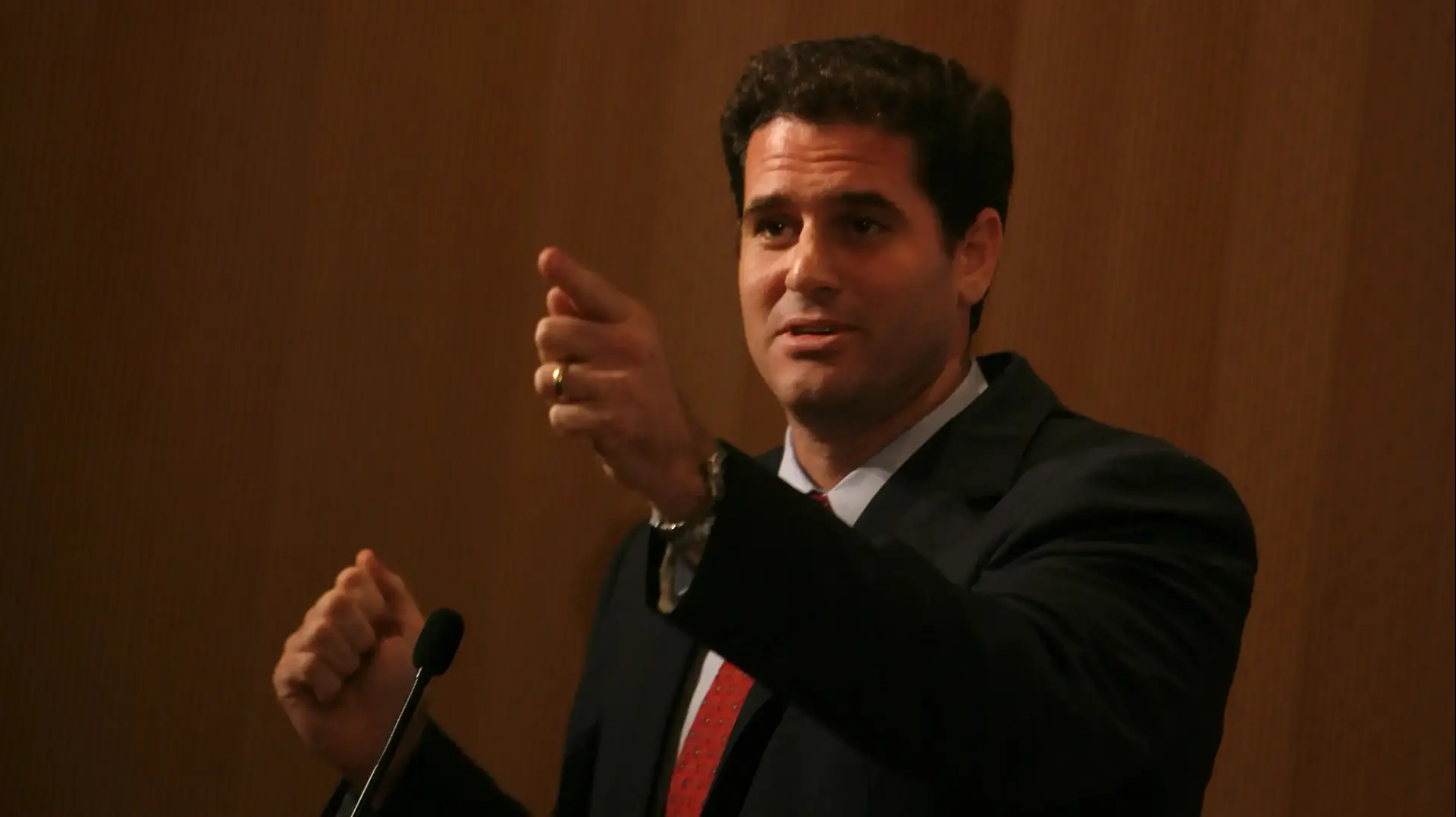 יועצו של נתניהו, רון דרמר 13 בפסטמר 2009
יועצו של נתניהו, רון דרמר 13 בפסטמר 2009